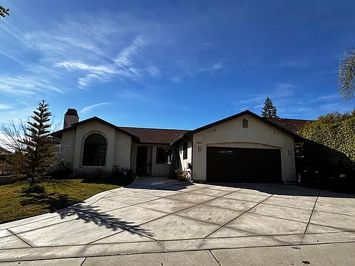 1513 W Lincoln Ave Photo 1