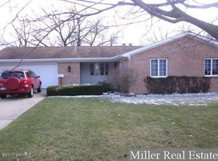 415 N Taffee Dr, Hastings, MI