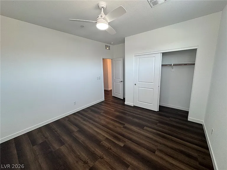 3262 Fountaintree Ave — Photo 31
