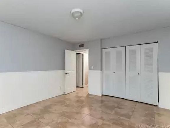 4th image of 15503 Miami Lakeway N