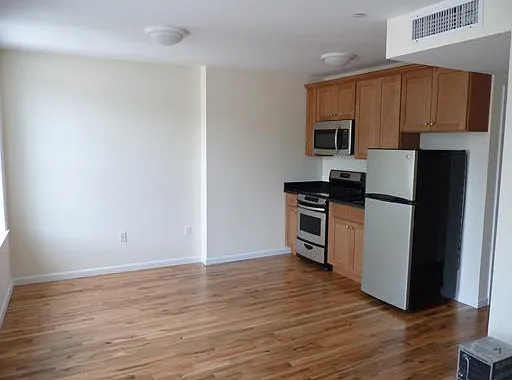 122 Main St #302 — Photo 1