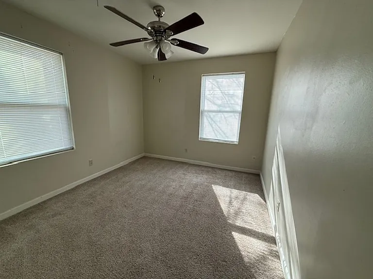 806 Redwood Dr — Photo 7