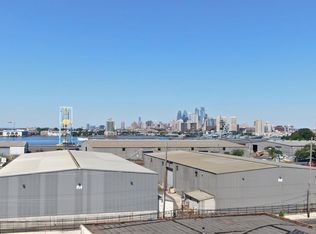 310 Pine St, Camden, NJ 08103