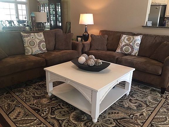 Vaulted Great Room-pic 2