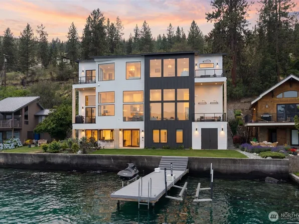 3212 S Lakeshore Road, Chelan, WA 98816