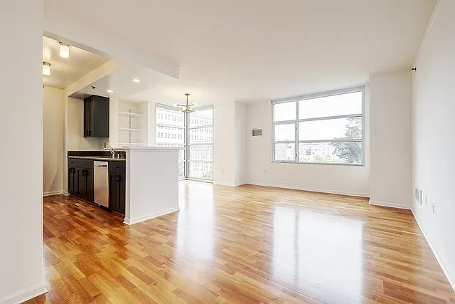 2 bed, 1109 sqft, $6,500 — Photo 3