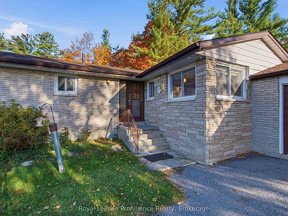 2nd image of 1347 Stockdale Rd