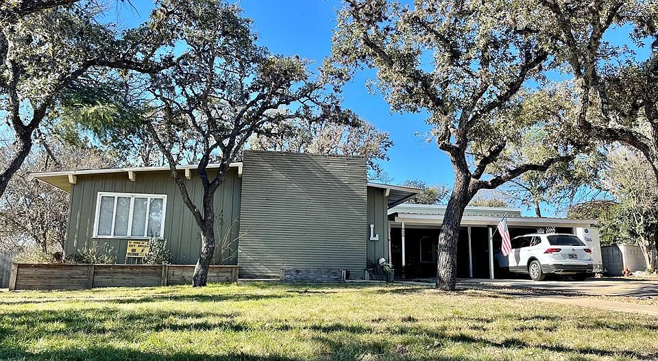 1st image of 925 Bluebonnet Dr