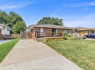 3083 Jefferson Blvd, Windsor, ON N8T 3H8