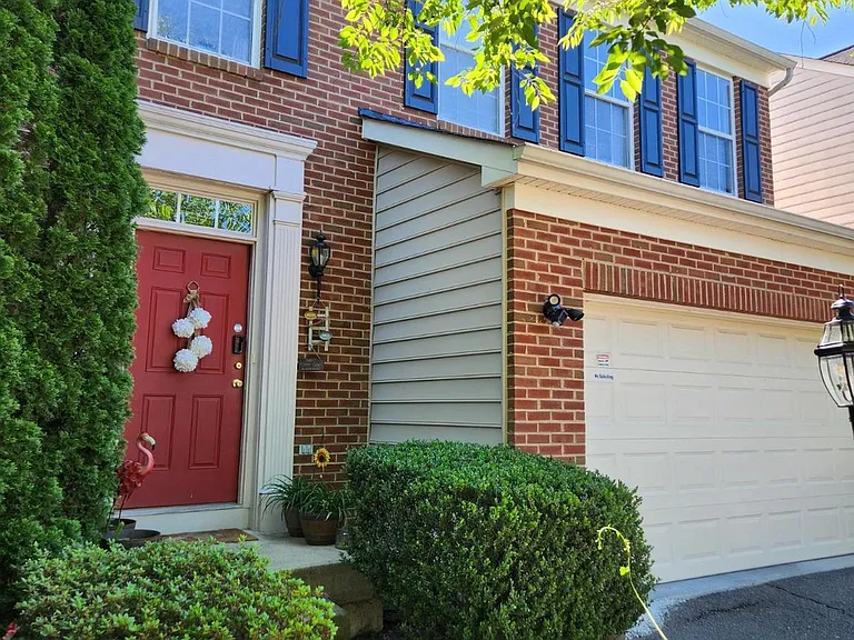 8941 Wynnefield Ct — Photo 1