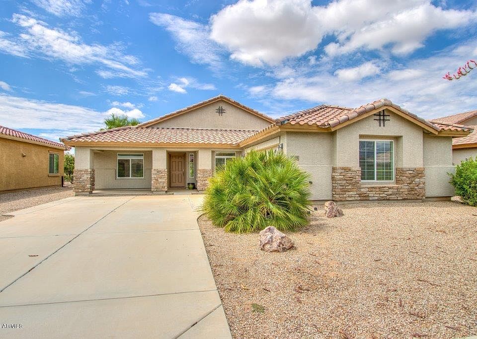 1st image of 2627 E Desert Wind Dr