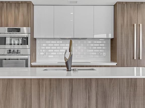 5th image of 488 NE 18th St #2315