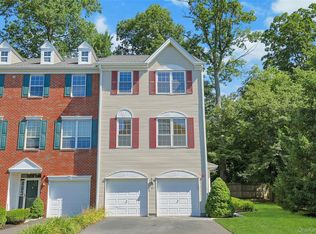 91 Meadow Ln, Nanuet, NY 10954