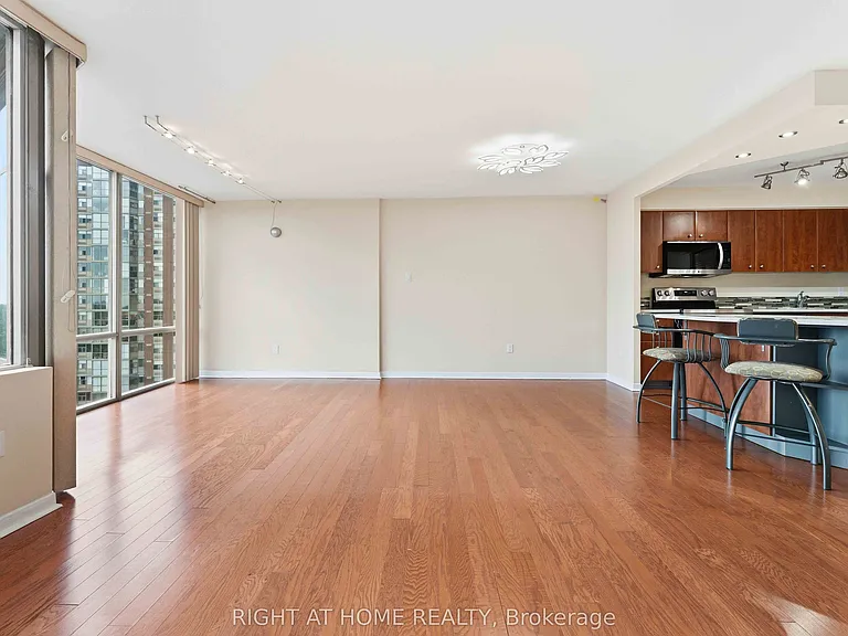 2759 Carousel Cres #911 — Photo 27