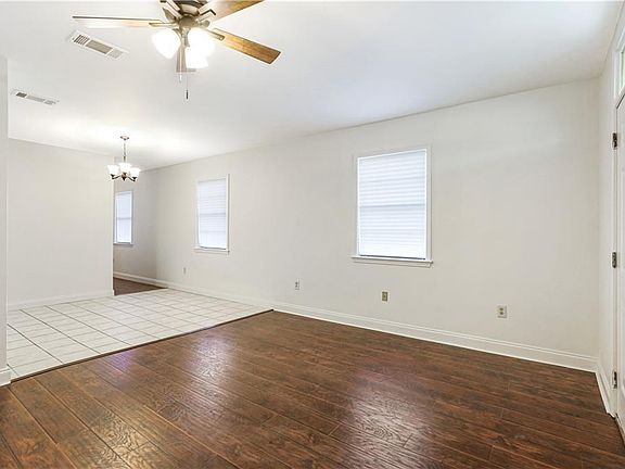 5th image of 421 Hancock St