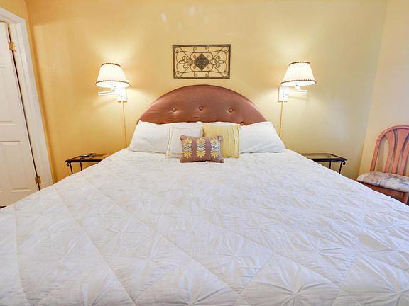 5th image of 6905 Thomas Dr Unit 709
