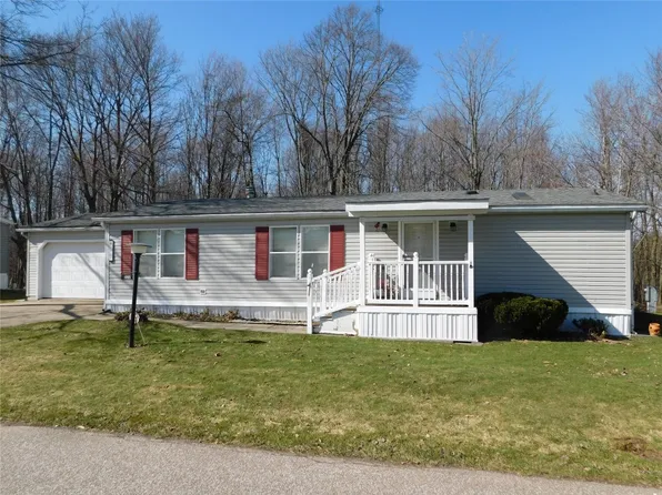 1865 Northwood Ln, Erie, PA 16509