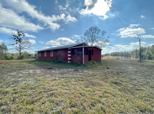 4009 Saint Matthews Rd, Caryville, FL 32427