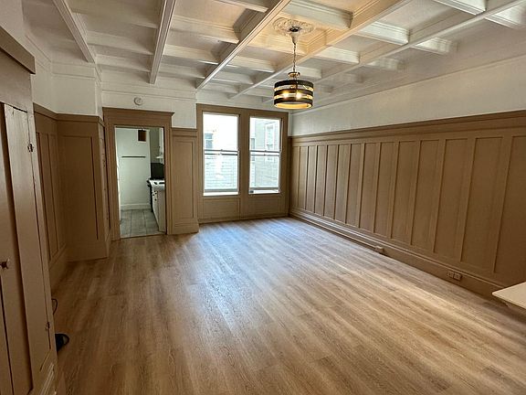 5th image of 2327 Van Ness Ave #2