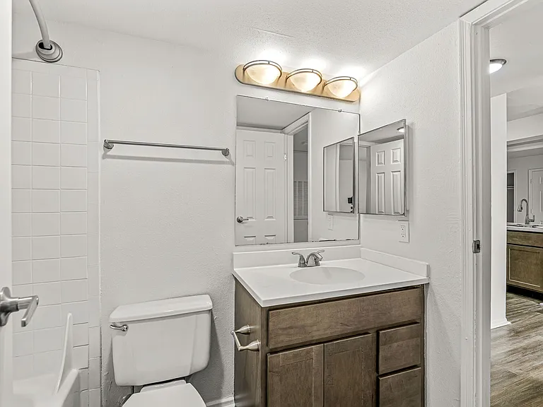 Enclave at Eagle Creek Apartments — Photo 52