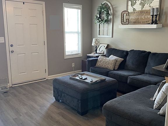 2nd image of 108 1/2 Riverview Dr