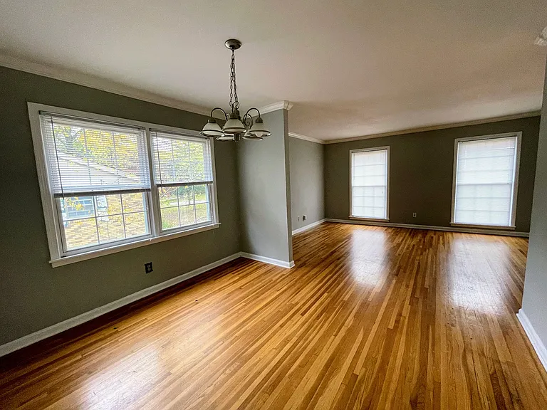 2804 Broadview Dr NW — Photo 9