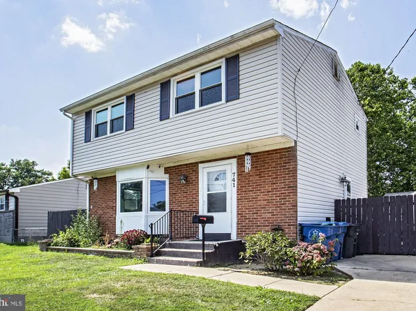 741 W 12th St, New Castle, DE 19720