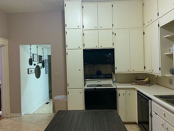 3rd image of 1022 S 3rd St