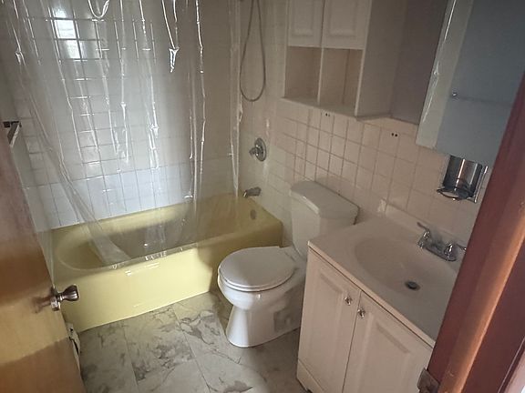 5th image of 30 Lloyd Dr #2