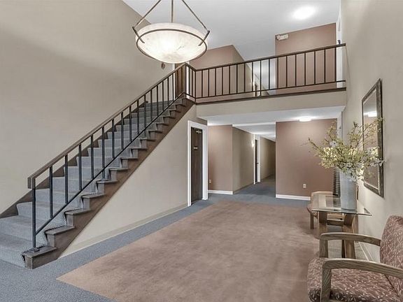 4th image of 11008 NE 68th St APT 723