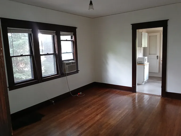 528 Glenwood Ave SE — Photo 9