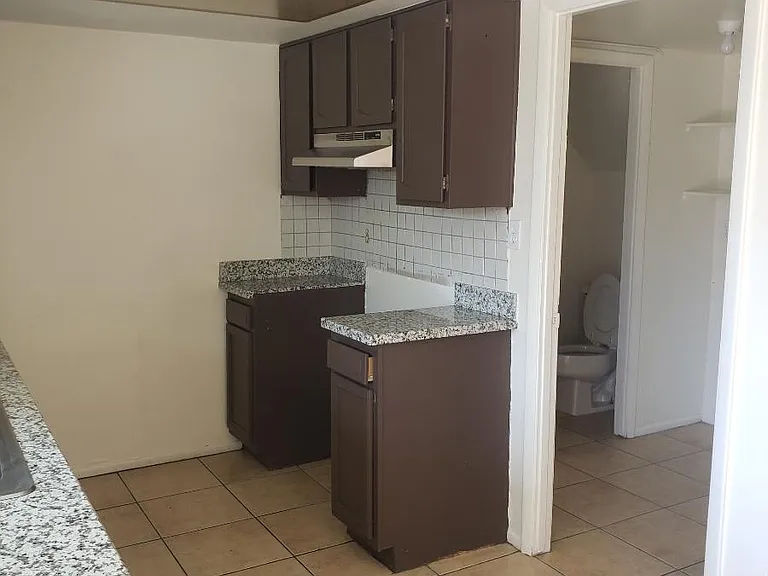 4644 N 26th Dr — Photo 3