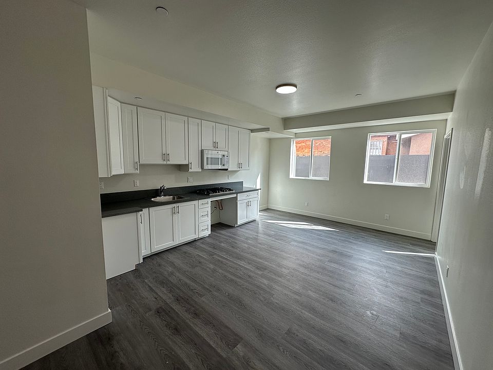 1st image of 226 W 87th St #101