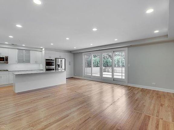 2nd image of 5434 N Ashland Ave #2