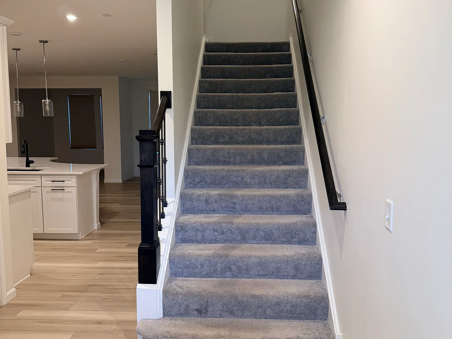 3 bed, 2.5 bath, 2566 sqft, $4,800 — Photo 4