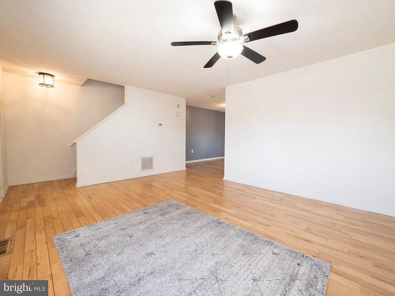 4th image of 173 Equestrian Dr