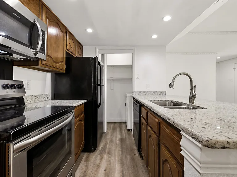 8510 Park Ln #201 — Photo 8