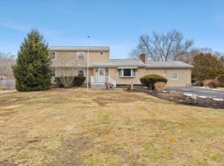 675 Wood St, Swansea, MA 02777