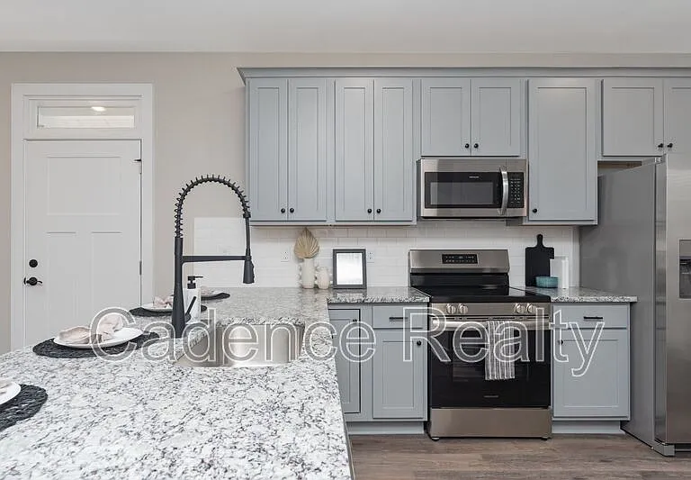 1733 Perimeter Loop — Photo 28