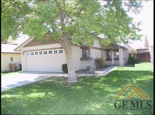 6217 Regina Way, Bakersfield, CA 93307