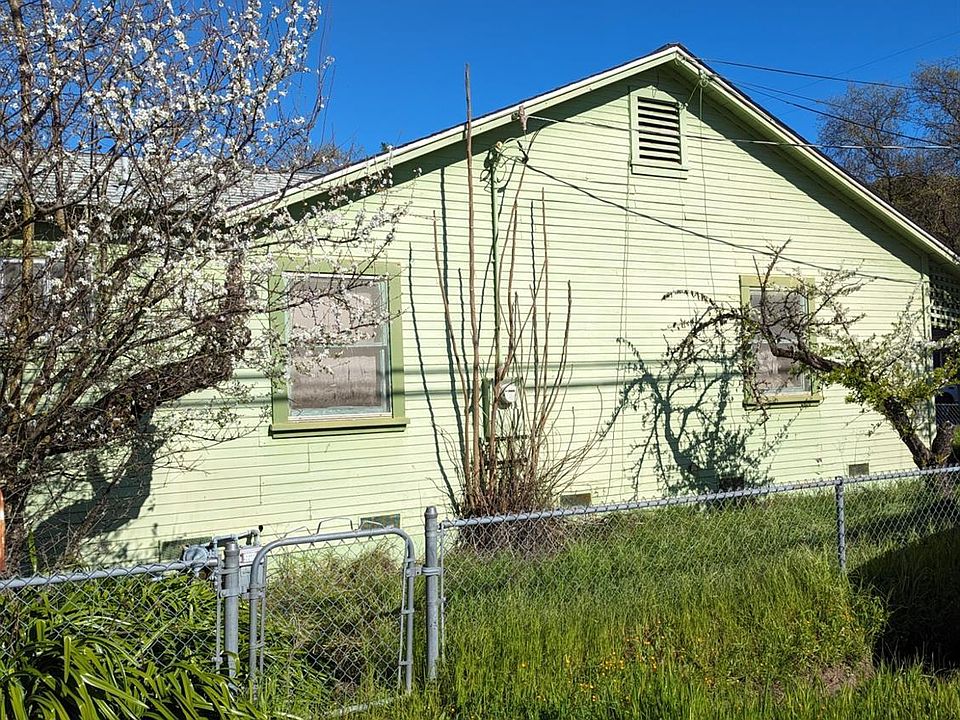 2nd image of 375 Cherry Avenue
