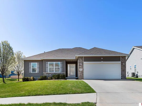 4311 Brook Dr, Bellevue, NE 68123