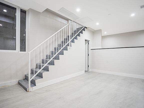 4th image of 948 Bergen St #2B