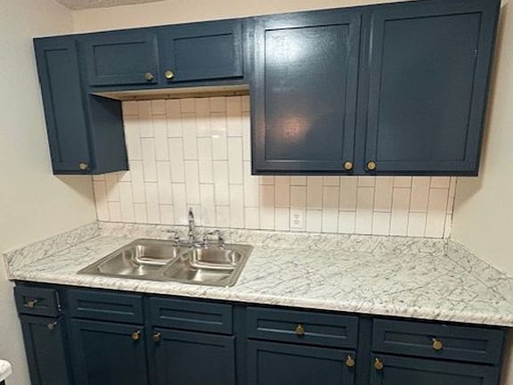 5th image of 4108 Wilmette Ave