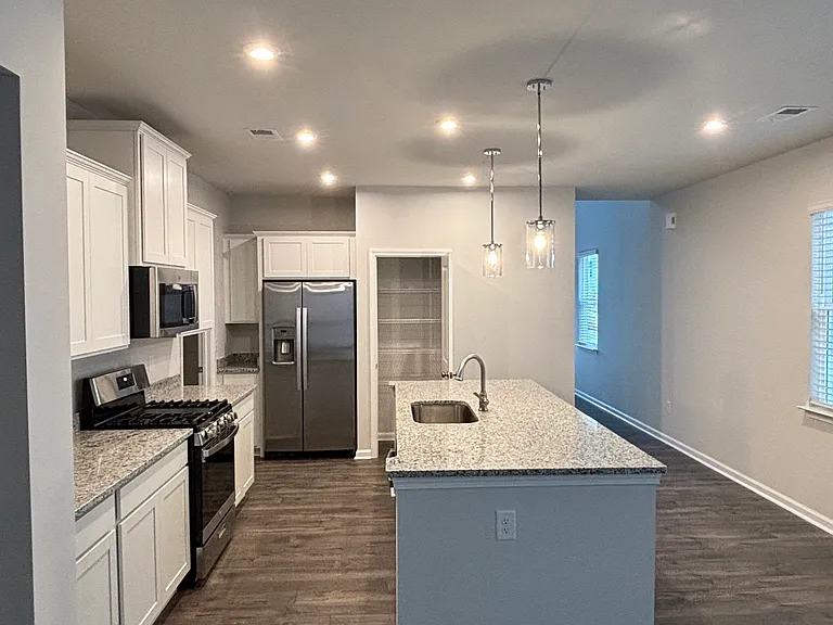 600 Poinsett Bridge Way — Photo 4