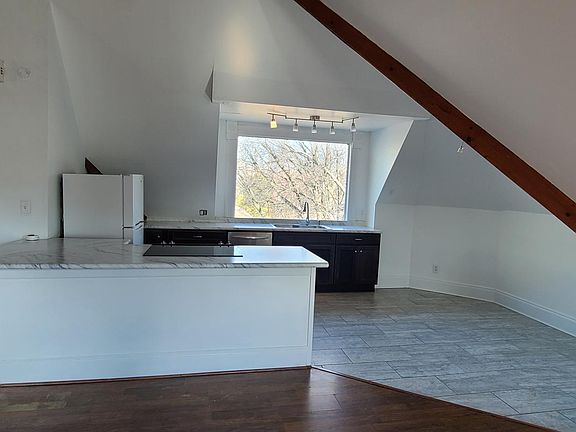 3rd image of 59 Green St #3