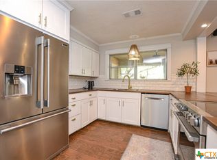 1407 W Avenue A, Lampasas, TX 76550