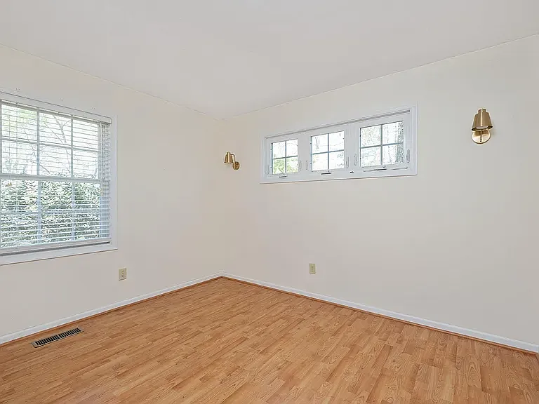 3 bed, 1512 sqft, $1,000 — Photo 4