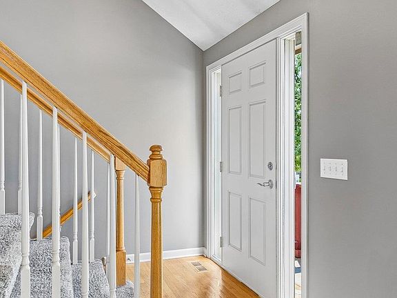 3rd image of 5859 S 146th St
