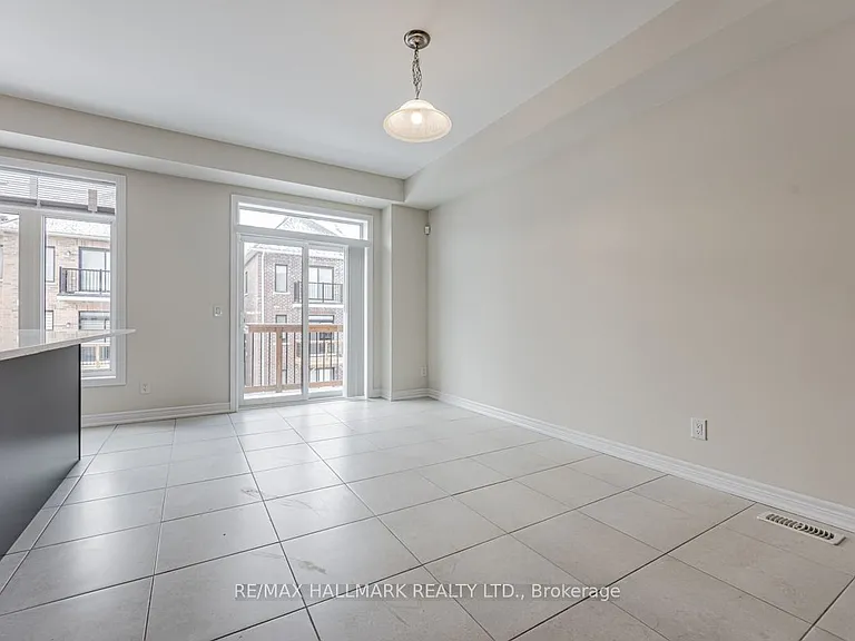91 Elkington Cres — Photo 6